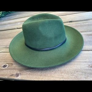 Wyeth Green Fedora leather band 
adjustable
New